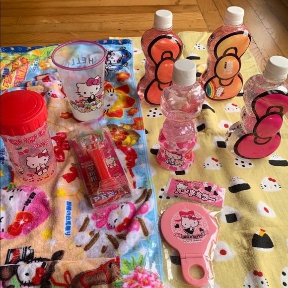 Hello Kitty Other - Hello Kitty Con 2014/Cafe Water Bottles/Mirror/Pez